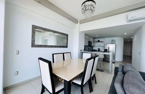 Zona Dorada Apartment | Tramonto 502, Centrico Depa con Vista al Mar!