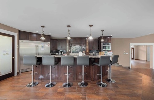 Prospect Bay House | Tranquil Chateau on Moody Lake