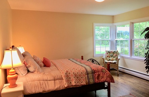 Amenia House | TREEMENDOUS VIEWS COTTAGE