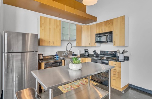 The Gulch Apartment | Trendy Gulch Studio Near Nashville Hotspots