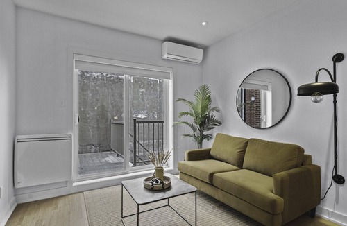 Little Italy Apartment | Trendy Open-Space Studio by Jean Talon Market
