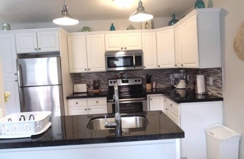 Dolphin Isles Apartment | Tropical oasis 1 bed 3 min walk to beachnStay 1 week save 10% 1 month save 20%