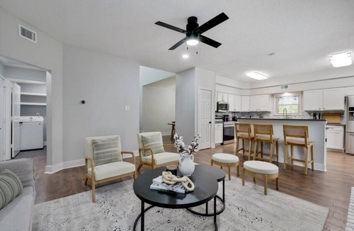 Flower Mound House | Tropical Pool Oasis - 5 BR, Foosbal, Cinema