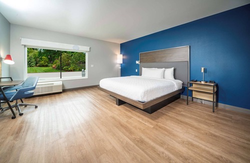 South Loop Hotel | Tru by Hilton Minneapolis Mall of America