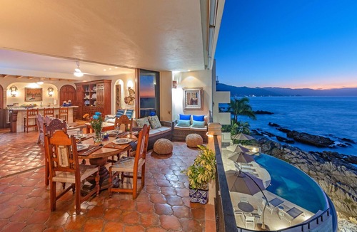 South Shore Hotel Area Condo | TRULY BEACHFRONT! No bar, restaurant or public promenade in front of you…