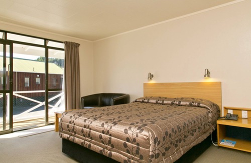 Turangi Hotel | Turangi Bridge Motel
