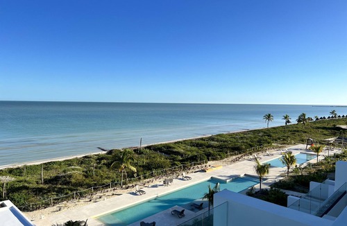 Progreso Municipality Condo | Turena 304, Luxury Beachfront condo w/private pool/hot tub and breathtaking view