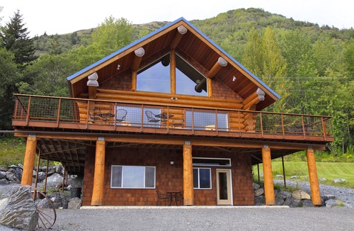 Indian Ski Chalet | Turnagain View Lodge & Wedding Venue