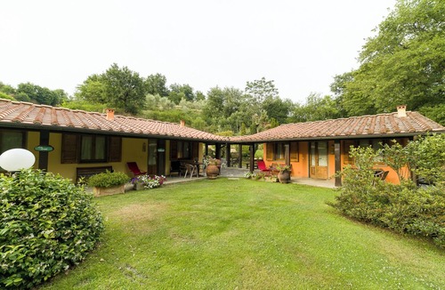 Castelfranco di Sopra House | Tuscan-style apartment nestled in the countryside. Pets allowed
