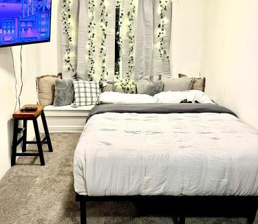 Detroit Villa | Two Bedroom Villa Studio with fireplace & Living room