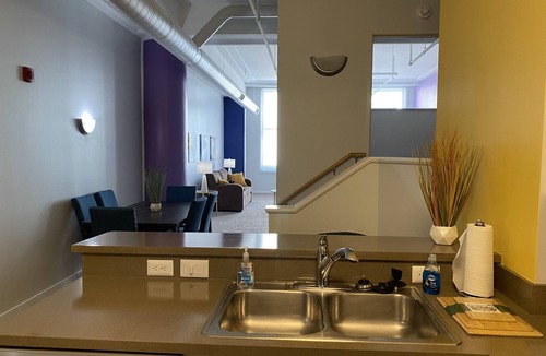 Mile Square Apartment | Two Suite Gem 💎 King Beds 🔗Convention Center