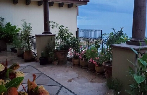 Flamingos Condo | Unique Beachfront Penthouse, 2 Bedroom, Sleeps 8, Garden Patio,and TV, Internet