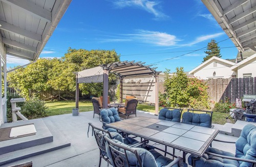 Torrance House | Unique One Bedroom with a Private Bath