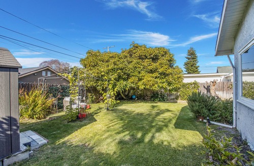Torrance House | Unique One Bedroom with a Private Bath