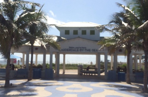 East Fort Lauderdale Villa | UNIT # 3 LAUDERDALE BY THE SEA nTwo Bedroom/ground floorn200 steps to beach