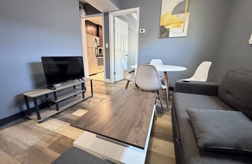 Anacostia Apartment | Updated Modern Apartment 2BR Easy Parking