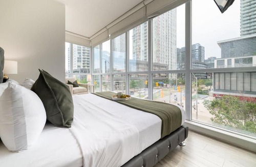CityPlace Apartment | Upscale 3BR Downtown Suite with Parking