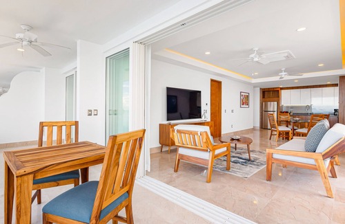 Mismaloya Condo | Upscale condo with wraparound oceanfront view, pool & pool spa