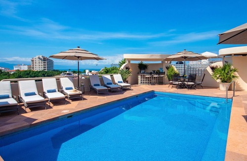 Downtown Puerto Vallarta Villa | UPSCALE VILLA JACUZZI POOL & STAFF A FEW METERS FROM ELIZABETH TAYLOR EX HOUSE