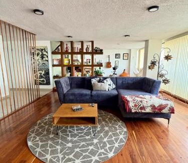 Los Morales Apartment | Urban Elegance