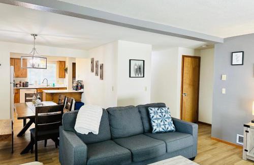 Corvallis House | Urban Farmhouse- KING bed!
