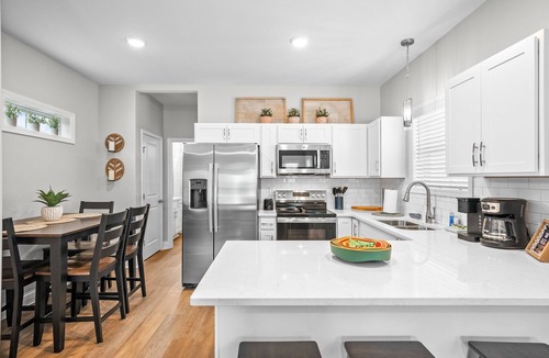 Clarksville House | Urban Rooftop of Downtown (1014 Franklin St)