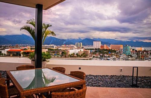Marina Vallarta Apartment | V-Marina B-902