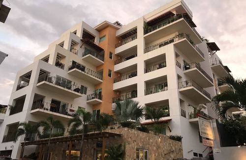Amapas Condo | V177 LUXURY 1892 SQ FT 2 BEDROOM CONDO ROMANTIC ZONE 1/2 BLOCK LOS MUERTOS BEA