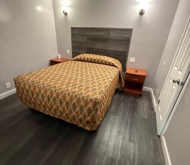 West Athens Hotel | Vegas motel