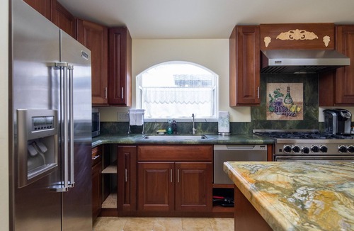 Northeast Carmel Hotel | Vendange Carmel Inn & Suites