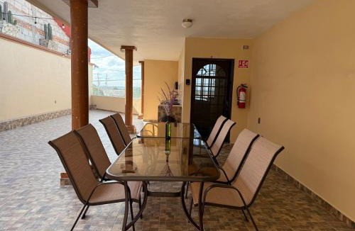 Ezequiel Montes House | Viñedos y Peña - La Gladiola