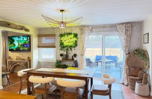 Hudson Apartment | Vibing Hudson Retreat Pet-Friendly w Hot Tub