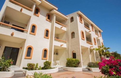 Campo de Golf Fonatur Apartment | Vibrant Studio Steps to Punta Sur Golf Course