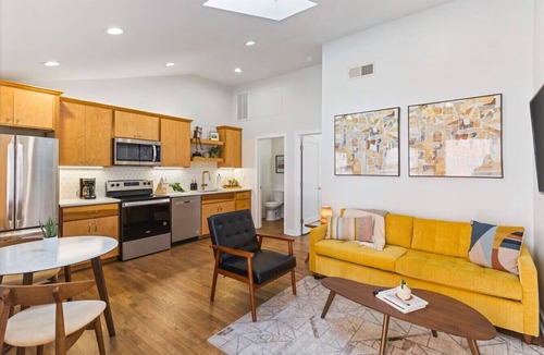Greenwood Condo | Vibrant Multi-Condo Building - Sleeps 48 - 7 Units