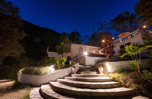 Tilaco House | Villa Café y Arte - Xilitla Rainforest Experience