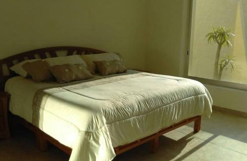Tres de Mayo House | Villa Colibri Casa Vacacional alberca asador jardín 15 huéspedes