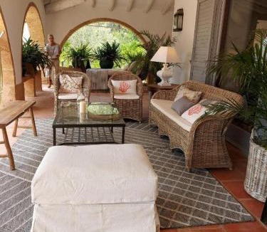 Aduanas Bed & Breakfast | Villa Dora