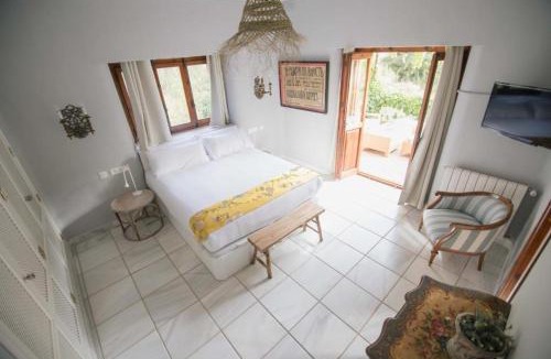 Aduanas Bed & Breakfast | Villa Dora