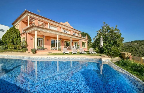 Empedrola Villa | Villa Eden - Plusholidays