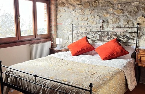 Avena Villa | villa Emilia Tuscan stone