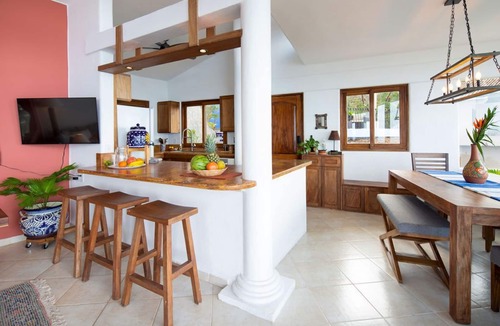 North End Villa | Villa Esperanza - Luxury 4BD/4.5BA with Ocean Views