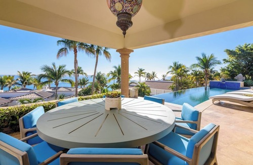 El Rosarito Villa | Villa Fish at Exclusive Caleta Palmilla