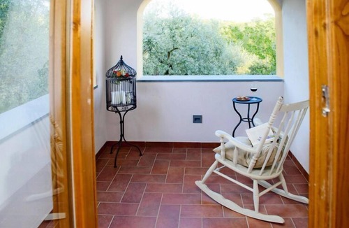 Lamporecchio House | Villa in Vinci with Private Pool & Vineyard Views