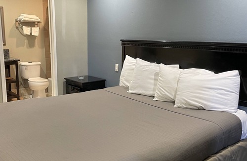 Hawthorne Hotel | Villa Inn & Suites