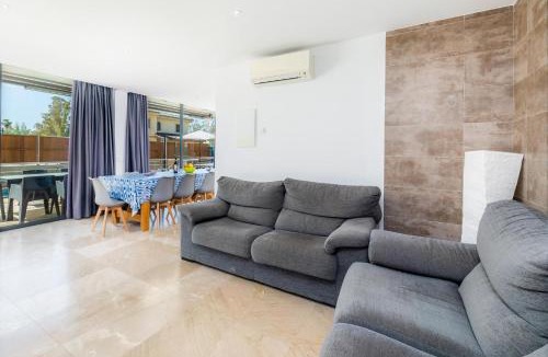 Muro House | Villa Iola