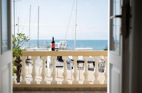 San Vincenzo Apartment | Villa Liberty with Private Beach