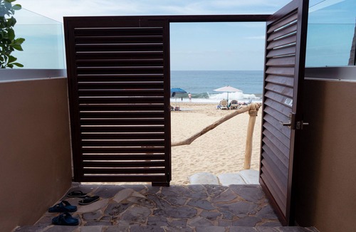 San Francisco Apartment | Villa Magnolia, Lux condo, steps from the beach.