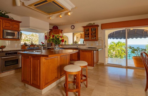 Pedregal Villa | Villa Miramar: Stunning Ocean Views Pedregal Breakfast Incl. Promos Avail