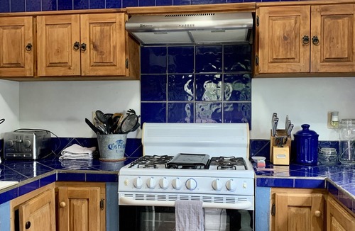 San Francisco Villa | Villa Papaya, 15% reduced rate for April 2025, Comfortable home, beach walkable.