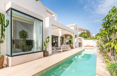 Golden Mile Villa | Villa Samba - Stunning 4 Bedroom Villa located 80m from the beach